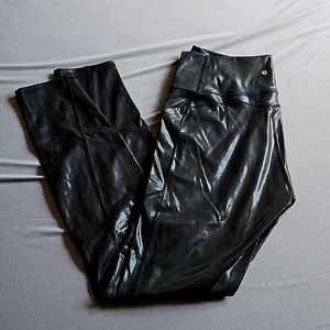 Fabletics Oasis PureLuxe High-waisted Leggings - Black Fog Foil